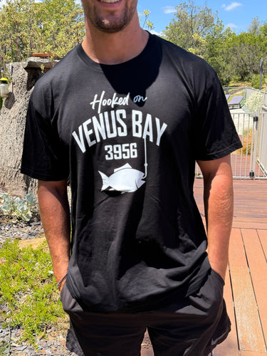 VENUS BAY HOOKED ON VENUS BAY UNISEX TSHIRT